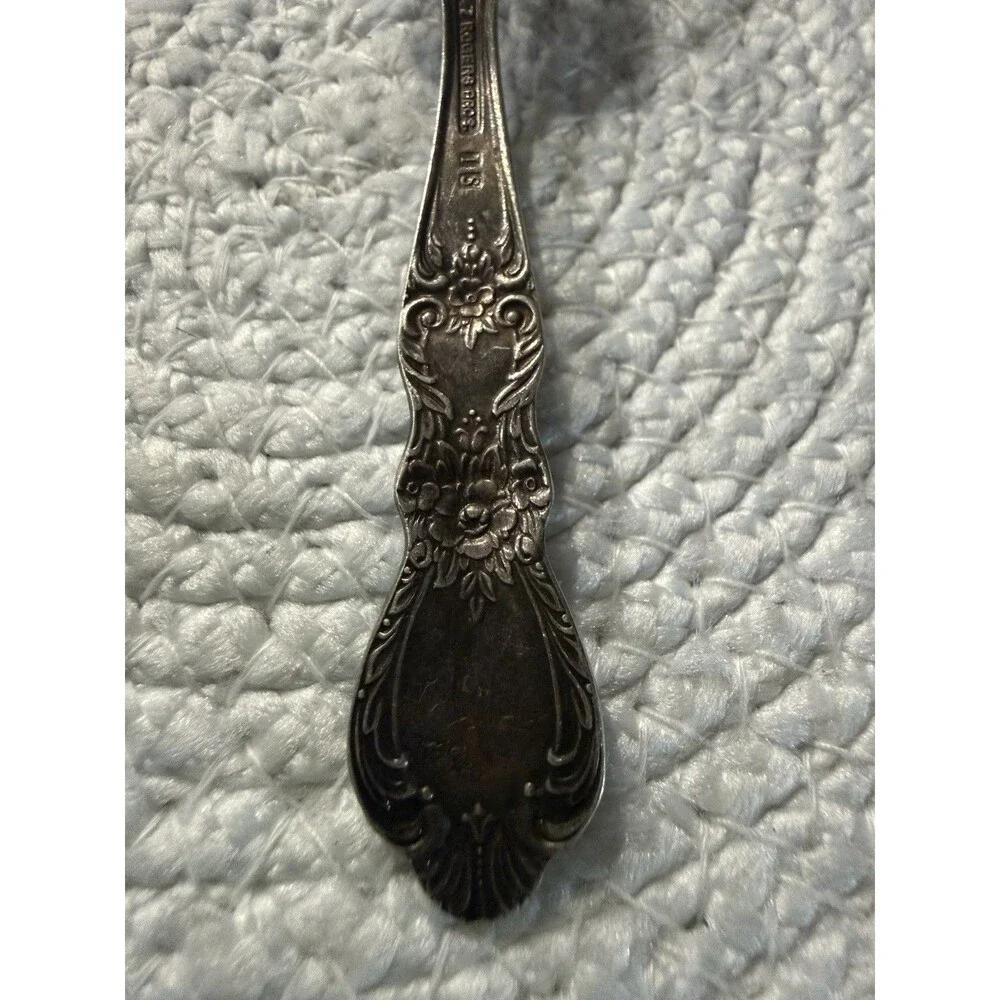 Vintage 1847 Rogers Bros Heritage 4 1/4 in. Silver Plate Childs Baby Fork